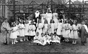Historic photograph of Aston School children in Christmas/Natvity costume.