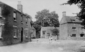 Taken in 1906, 3 women stand in the West End area of Aston.